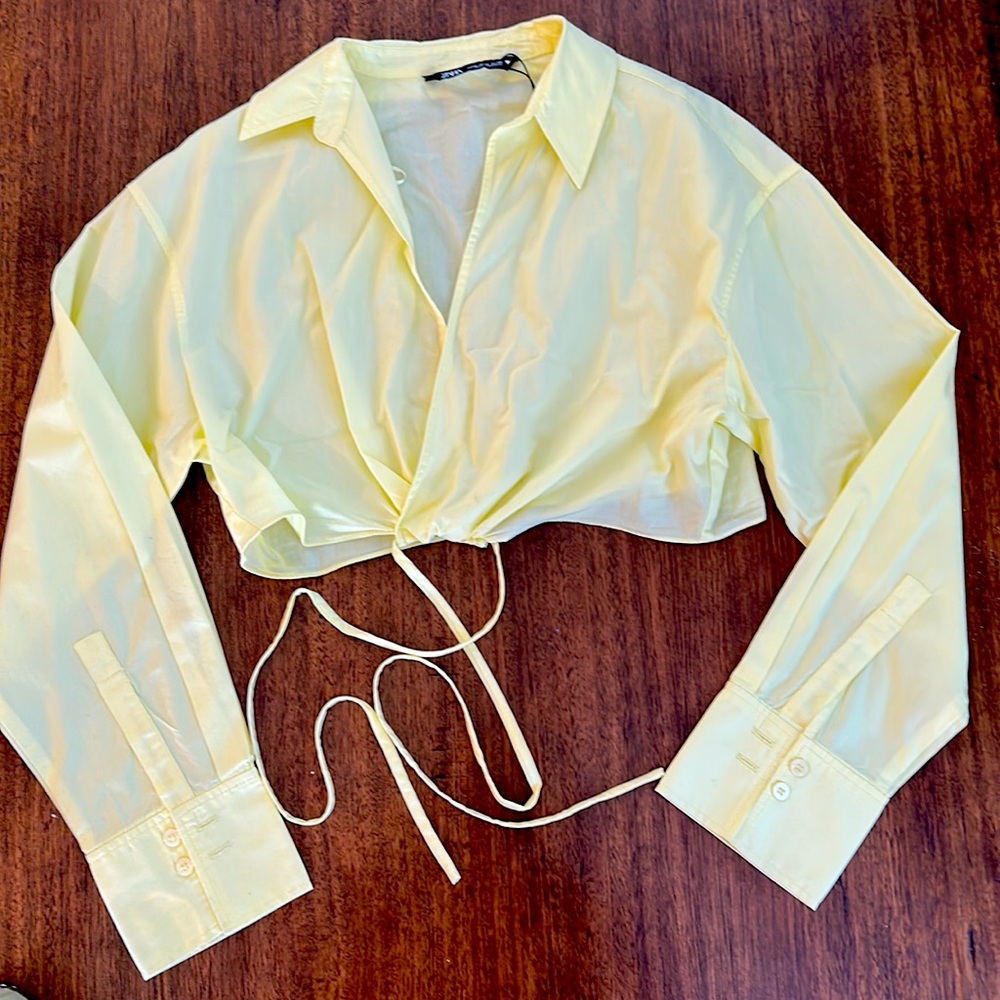 Zara long sleeve crop shirt. Size M